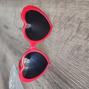 NEW! Retro Heart-Shaped Red Cat Eye Fashion Sunglasses